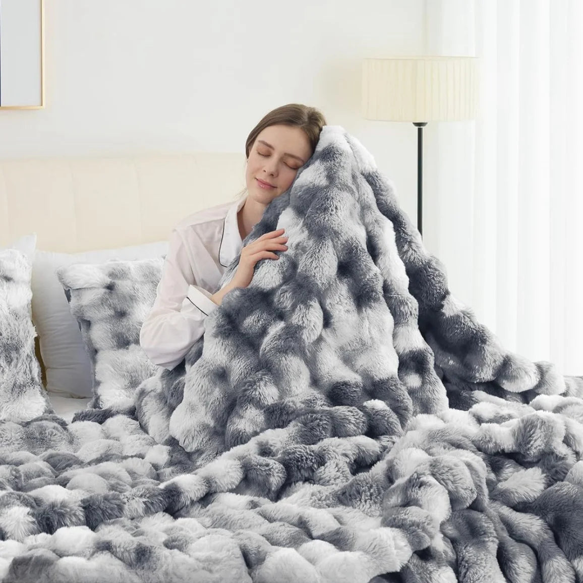 Faux Rabbit Fleece Weighted 6 Pound Blanket