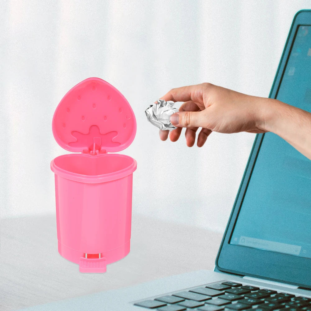 Cute Mini Covered Sealed Strawberry Trash Can For Desktop And Countertop